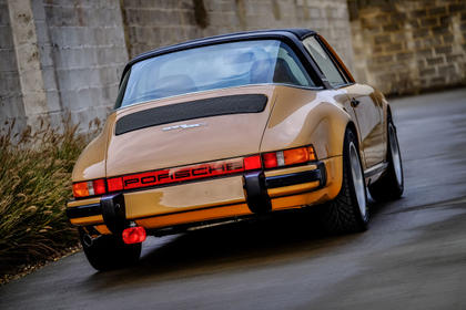 Porsche 911 3.0 SC Targa (1978)-9