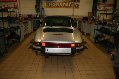 Porsche 911 3.2 Targa (1986)-2